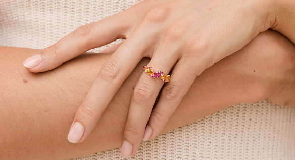 Bague Constellation portée