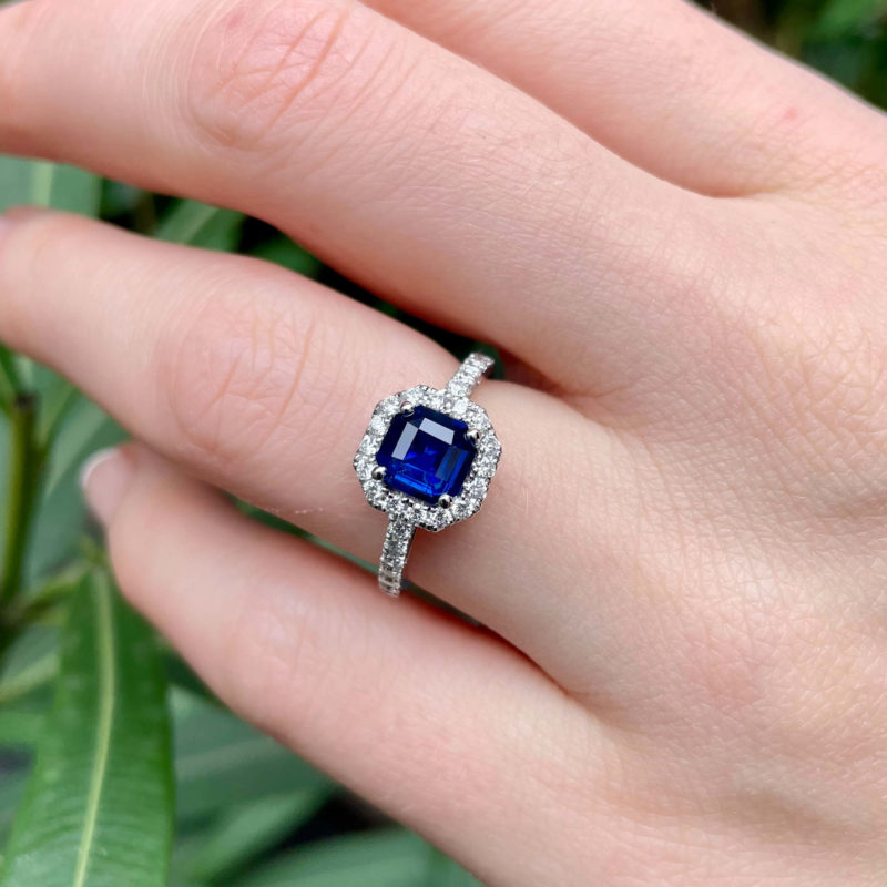 bague saphir bleu royal