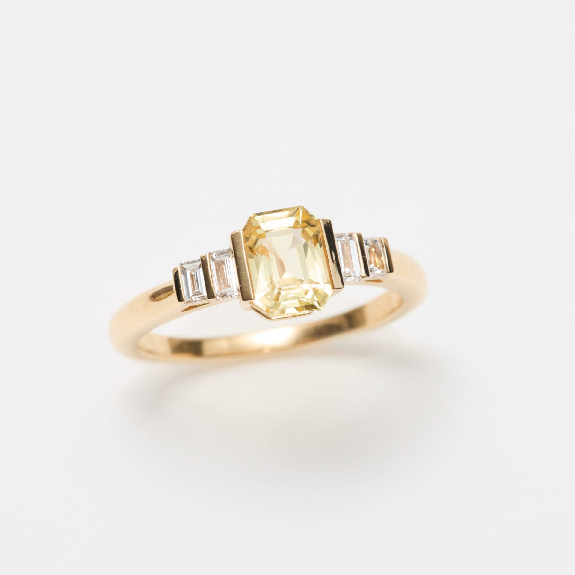 Bague Esmeralda - Saphir Jaune 1.21 carats