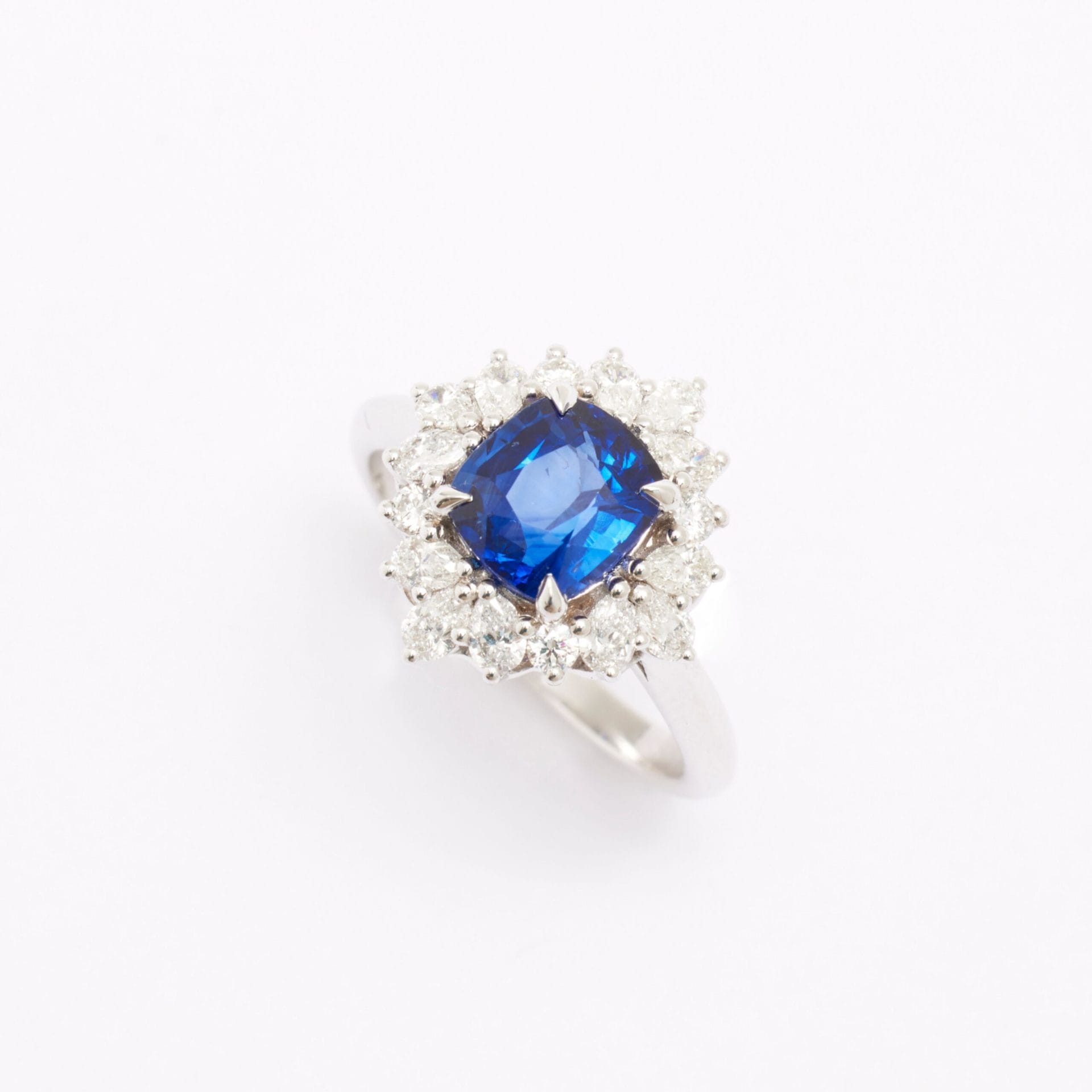 Bague Surya - Saphir Royal Blue 2.01 carats