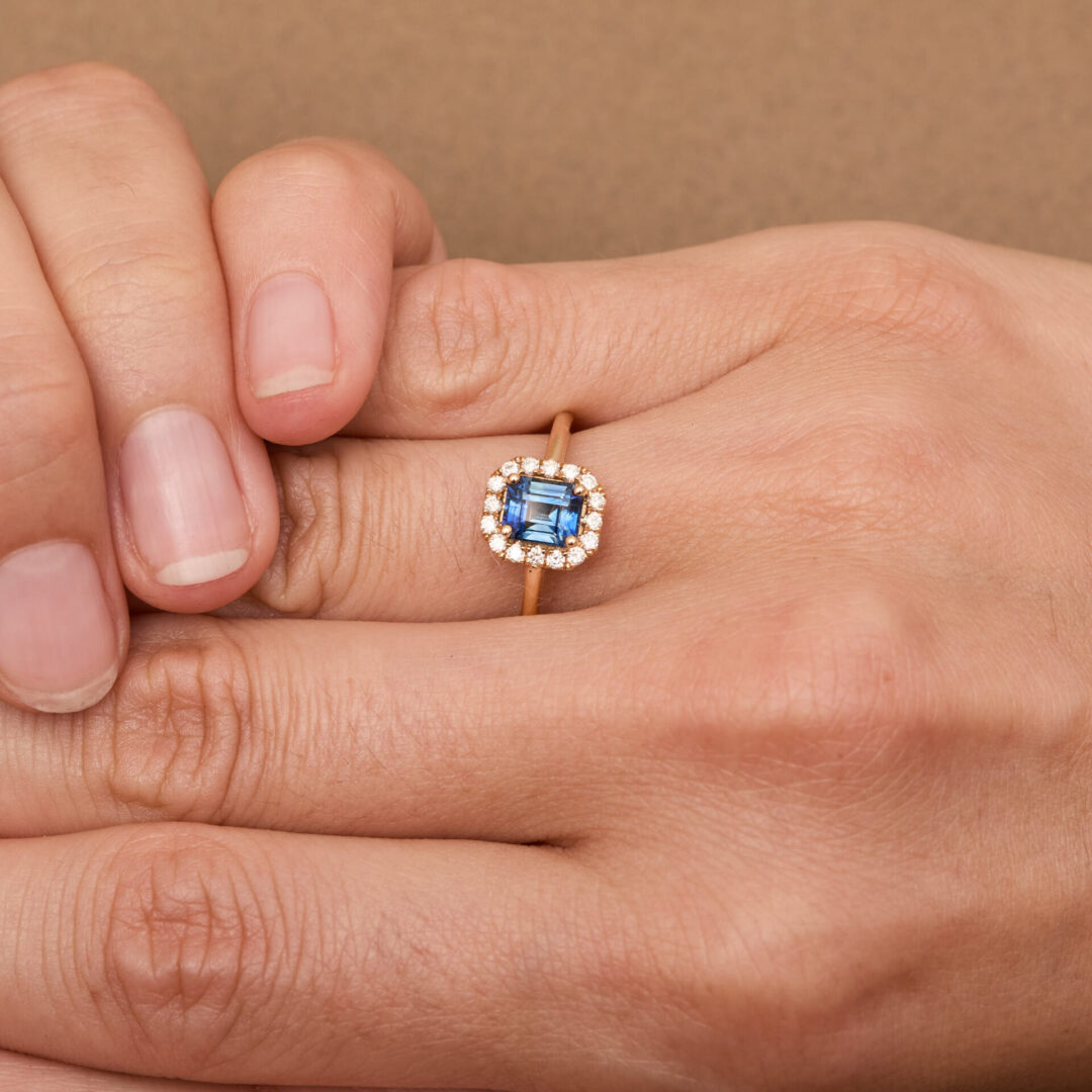 bague saphir indigo