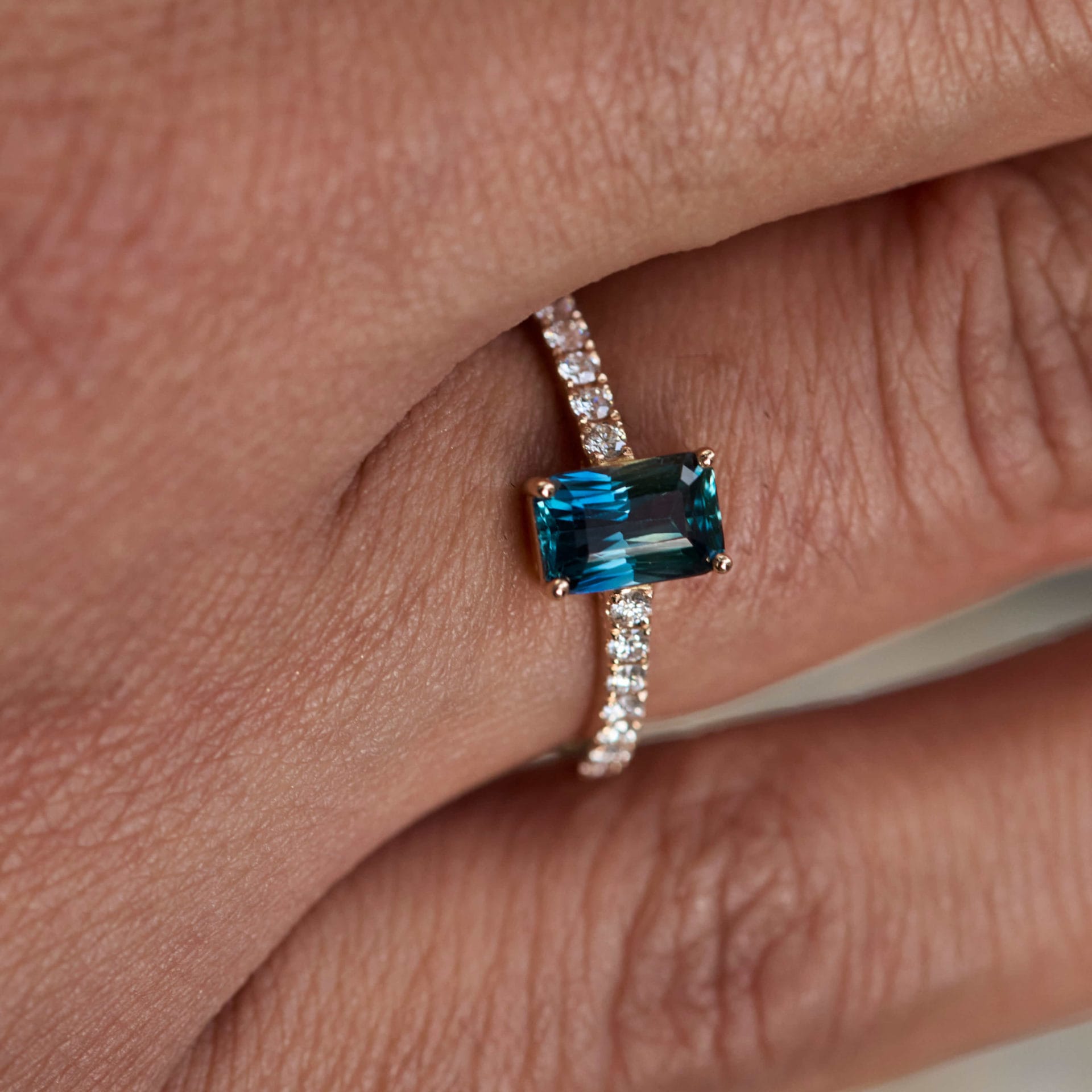 Bague Trinco - Saphir Teal 1.20 carats – Image 3