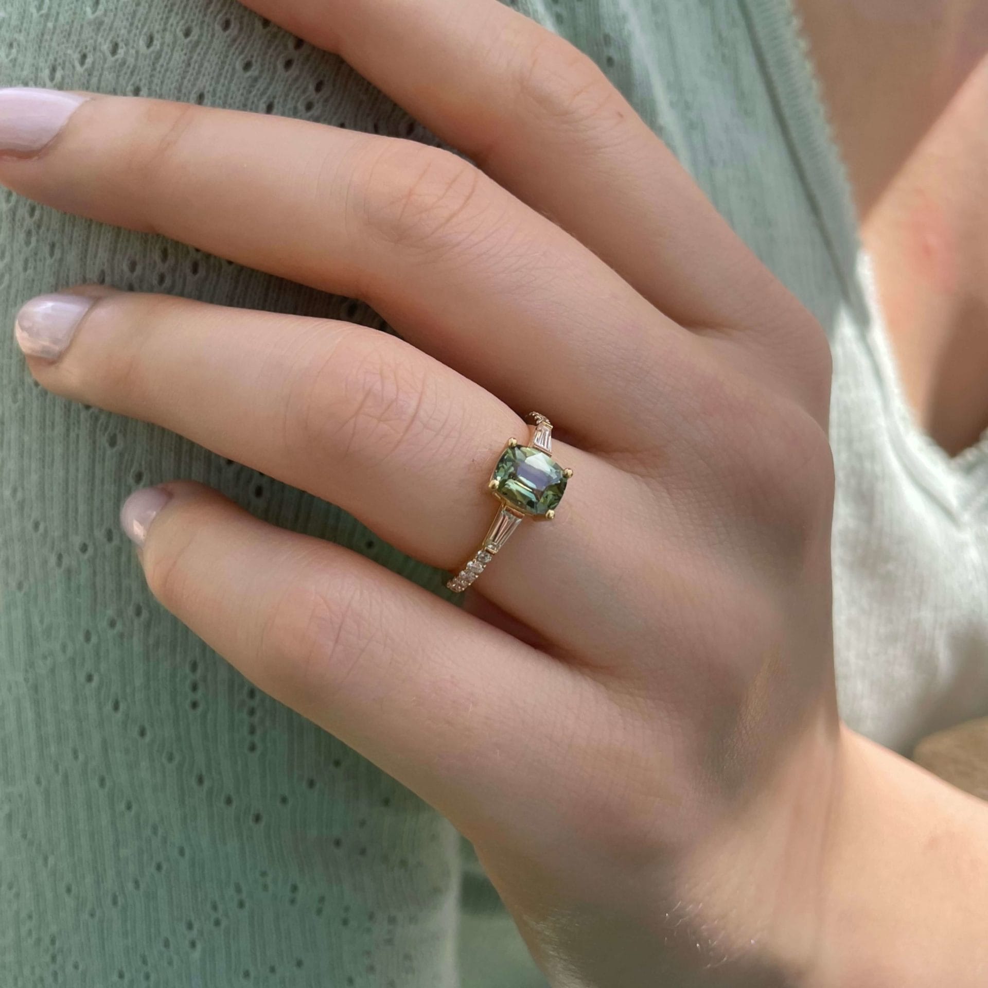 Bague Elahera - Saphir Vert 1.40 carats – Image 2