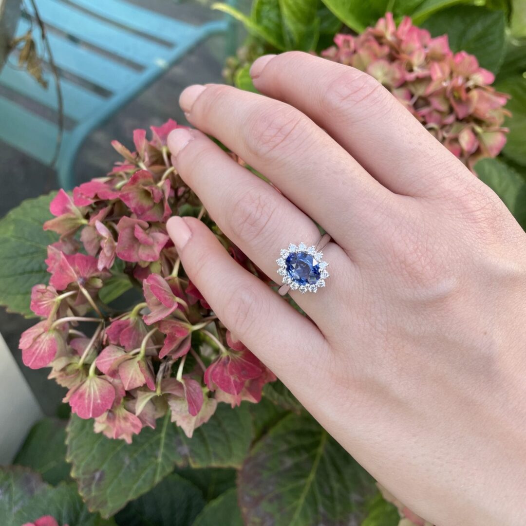 Bague Ella - Saphir Vivid Blue 2.28 carats