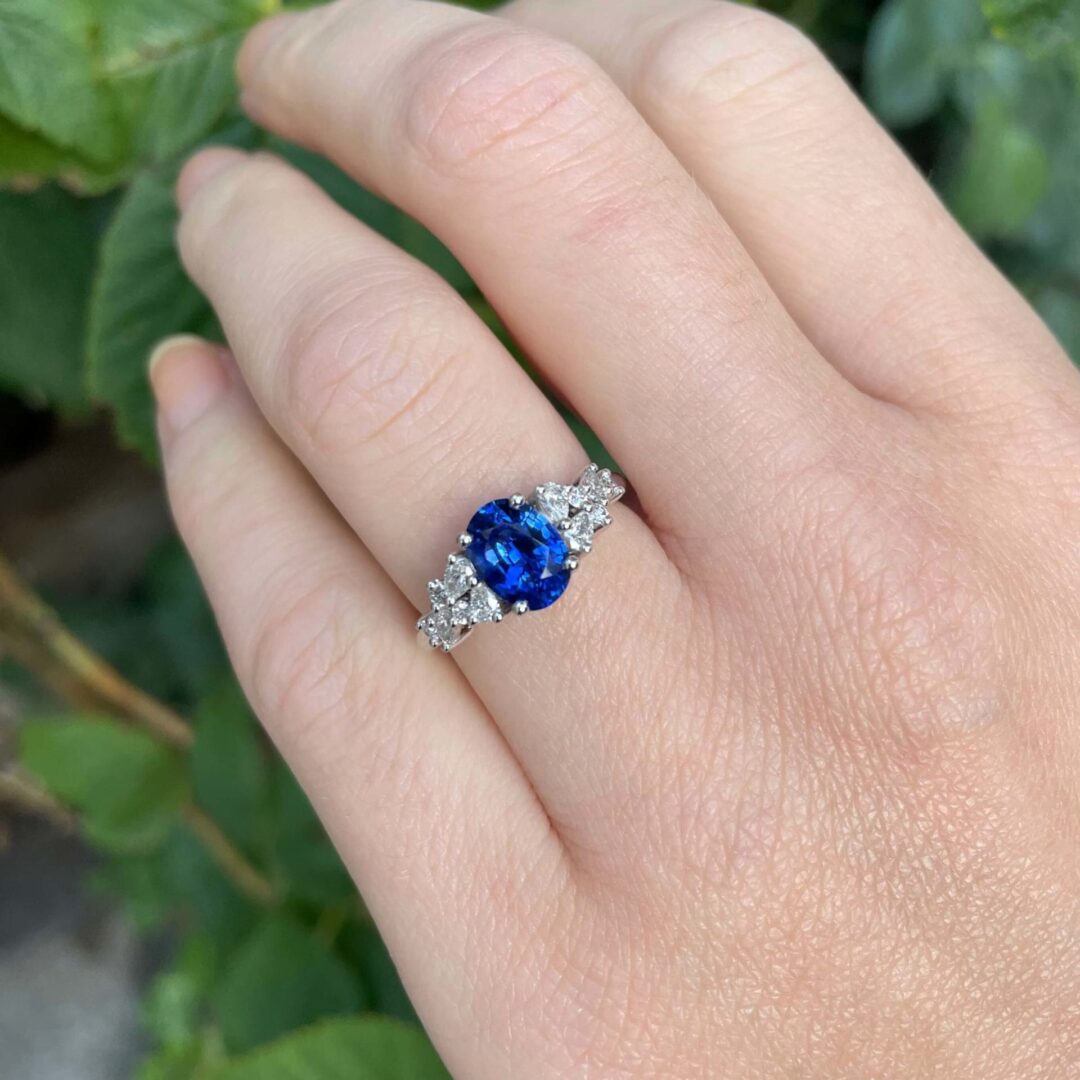 Bague Horana Poire - Saphir Peacock 1.56 carats