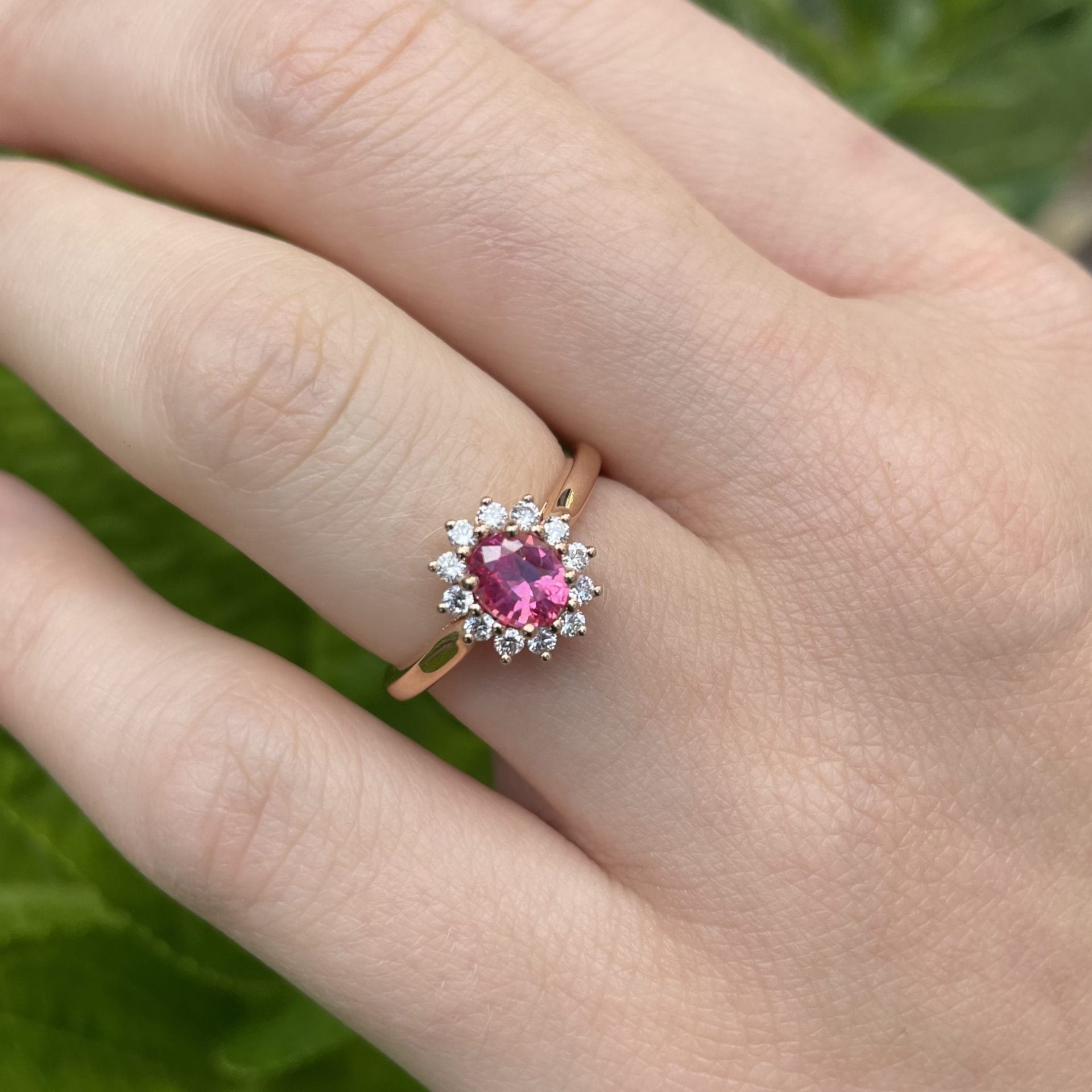 Bague Ella - Spinelle Mahenge 0.71 carats – Image 2