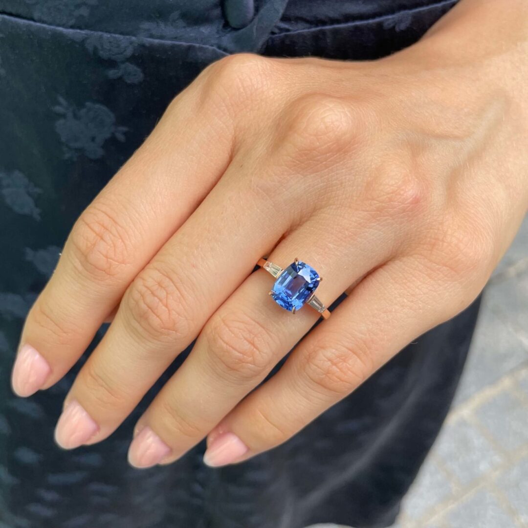 Bague Elahera - Saphir Vivid Blue 3.03 carats