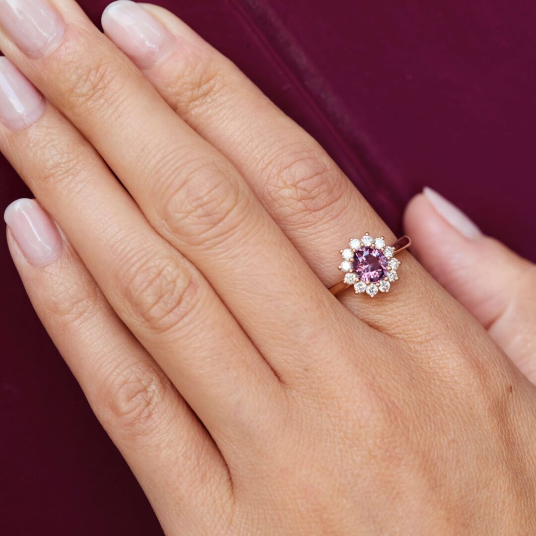 Bague marguerite Grenat Malaya