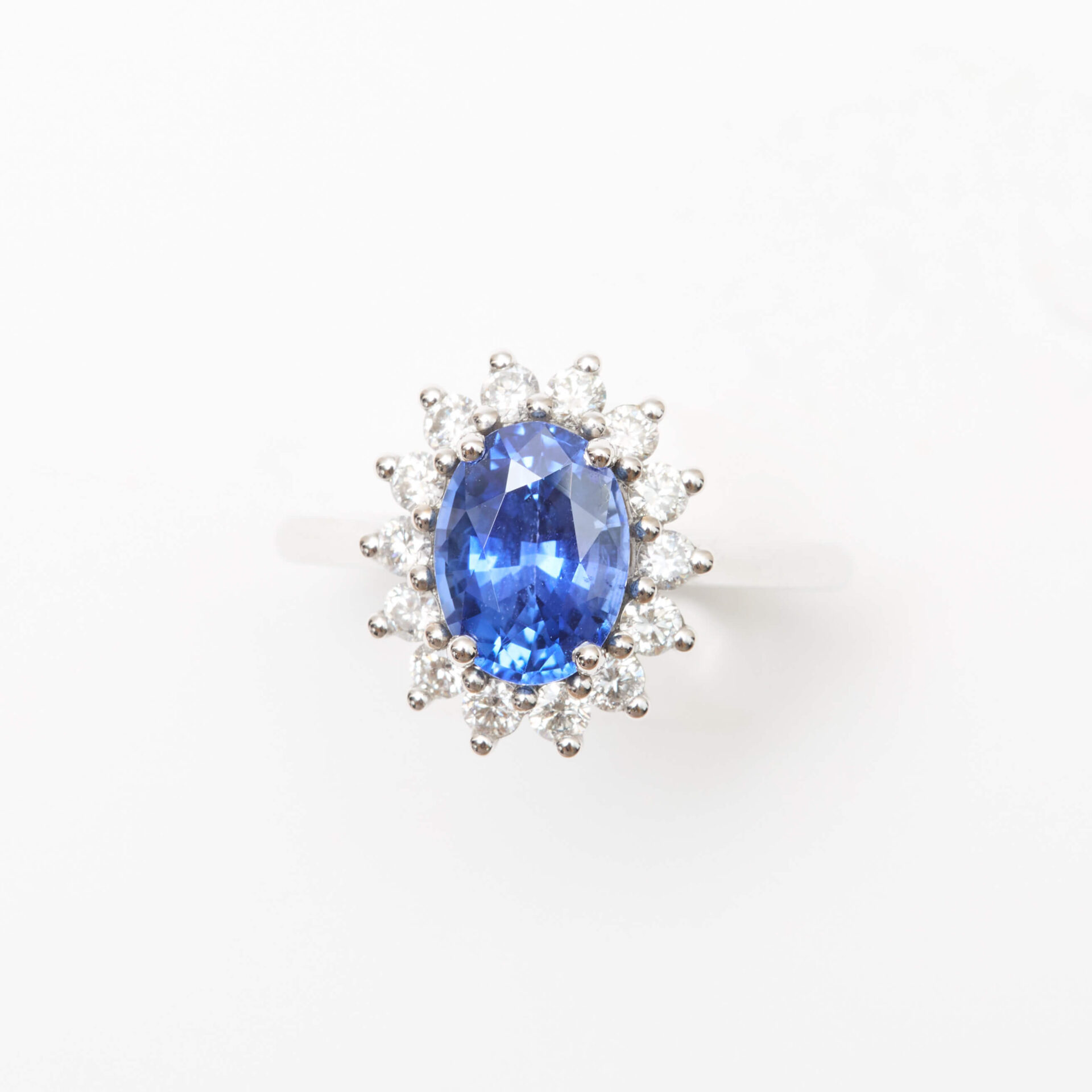 Bague Ella - Saphir Vivid 2.05 carats