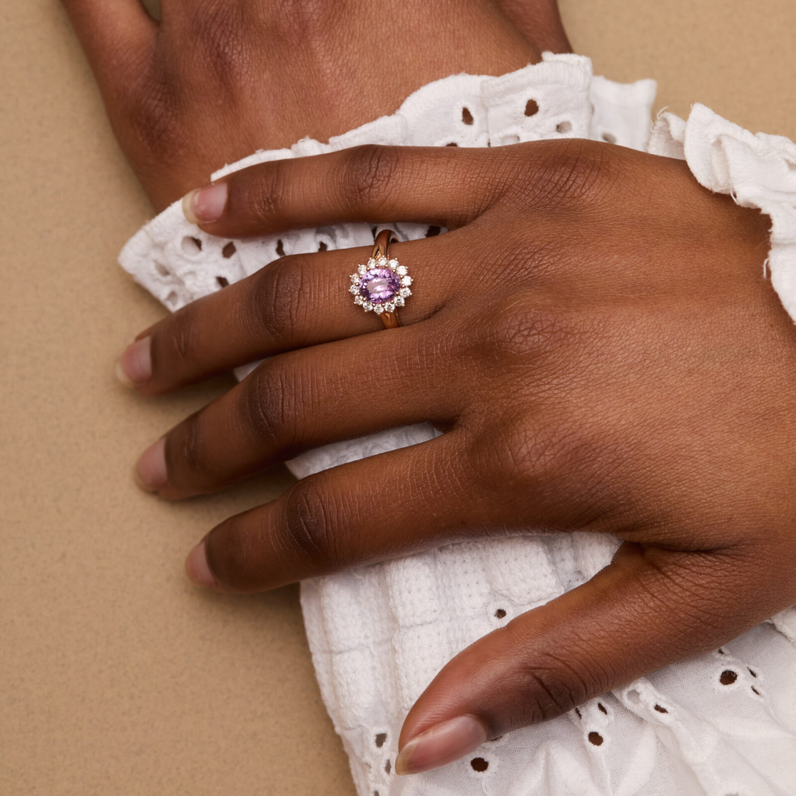 Bague Ella - Saphir Rose 1.59 carats – Image 3