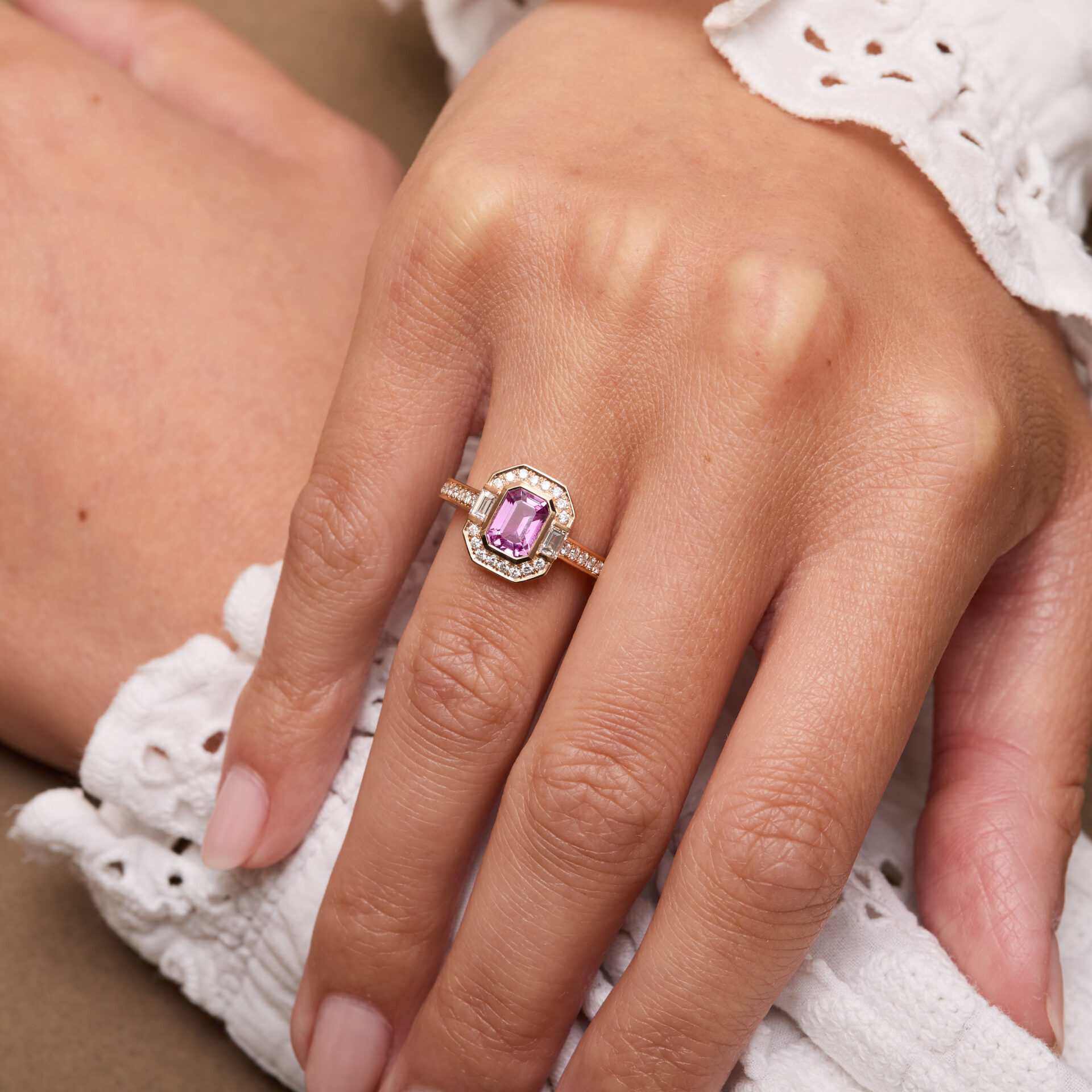 Bague Jaffna Art déco - Saphir Rose 1.32 carats – Image 2