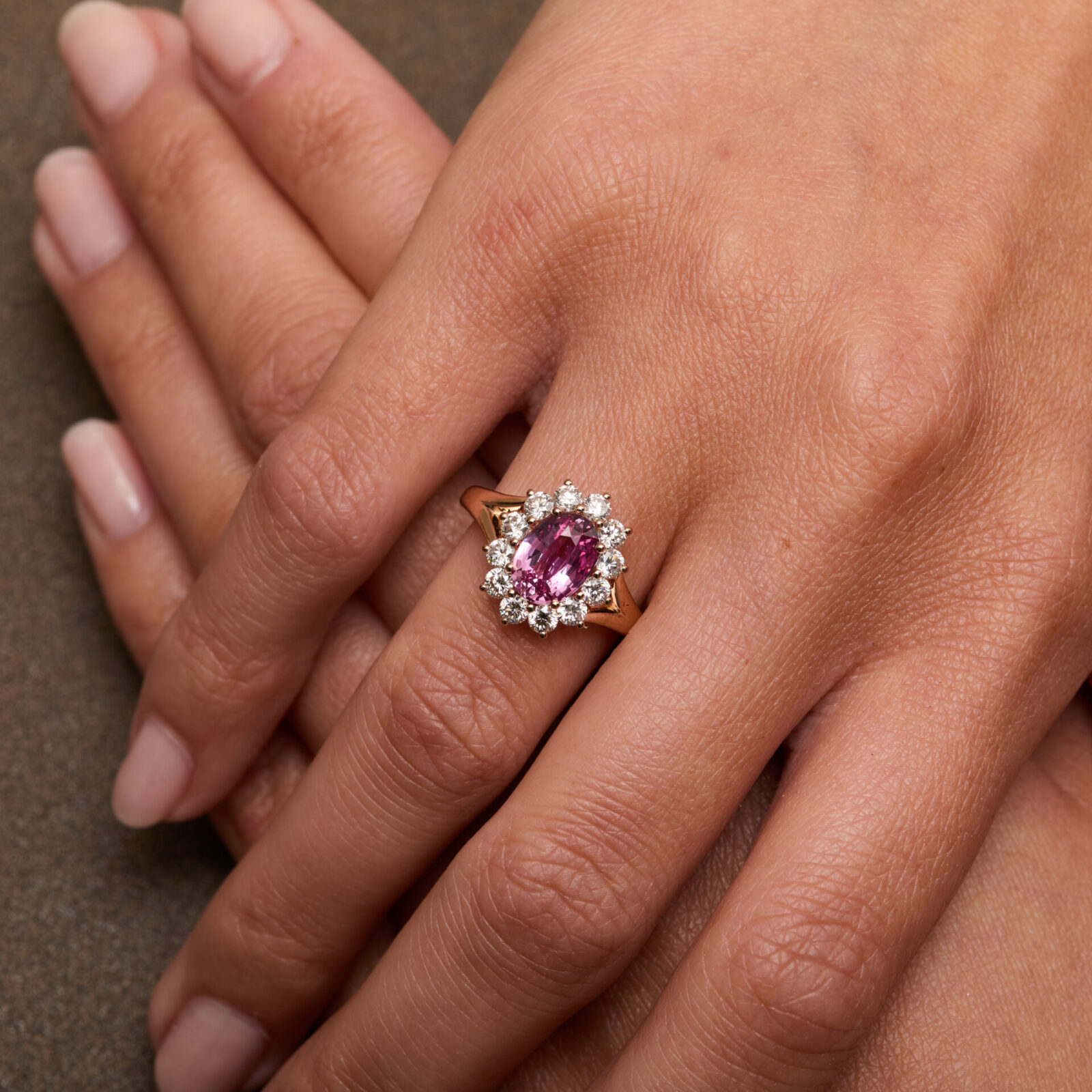 Bague Ella - Saphir Rose 2.04 carats – Image 4