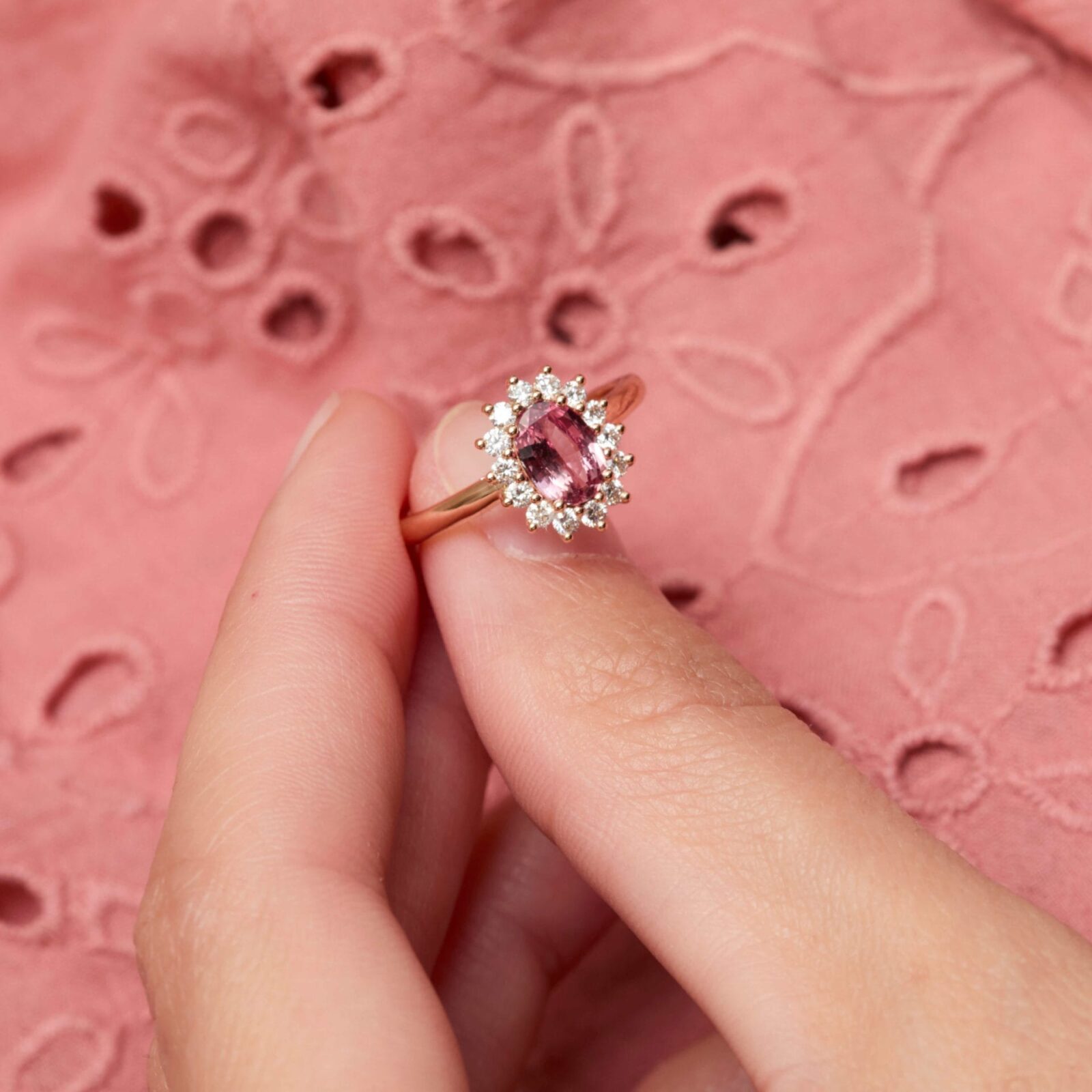 Bague Ella - Saphir Padparadscha 1.01 carats – Image 3