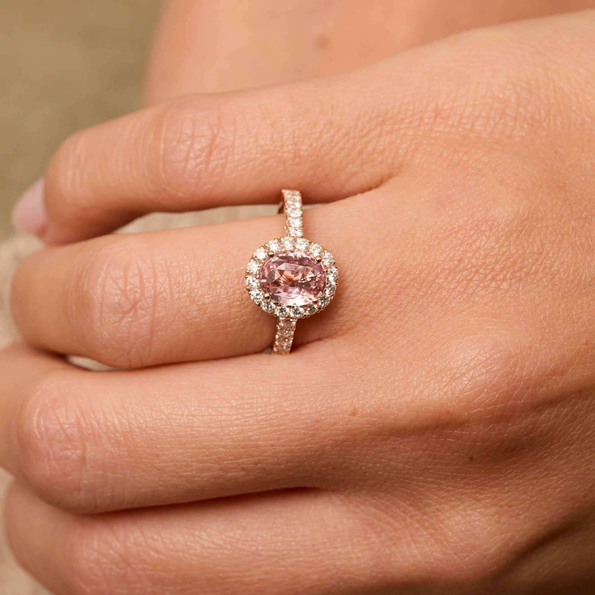 Bague Jaffna - Saphir Padparadscha 1.57 carats – Image 2