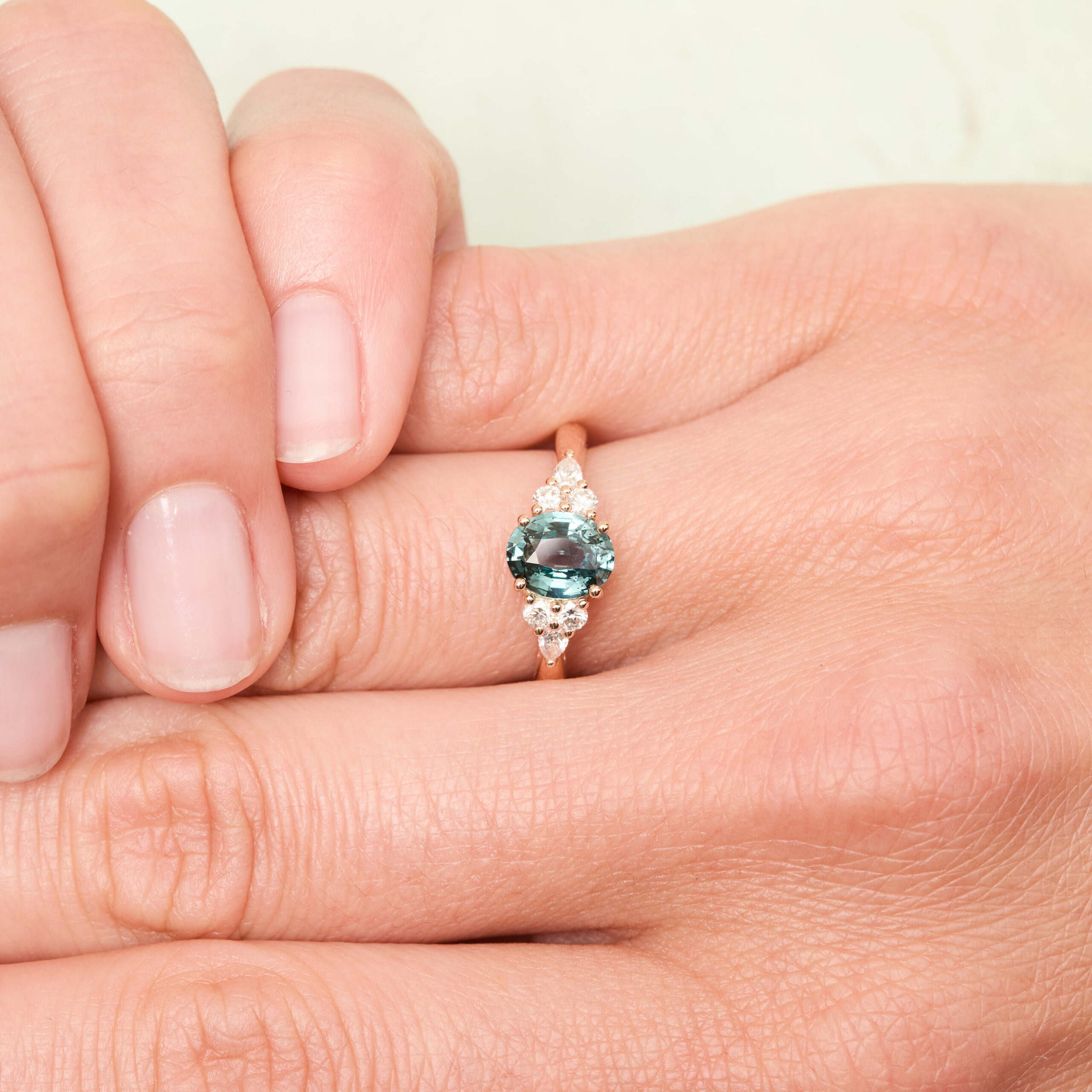 Bague Althea - Saphir Teal 1.59 carats – Image 2