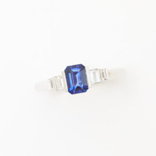 bague saphir taille emeraude