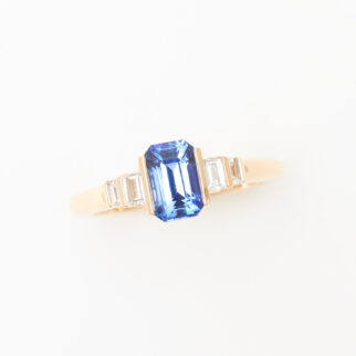 bague saphir taille emeraude